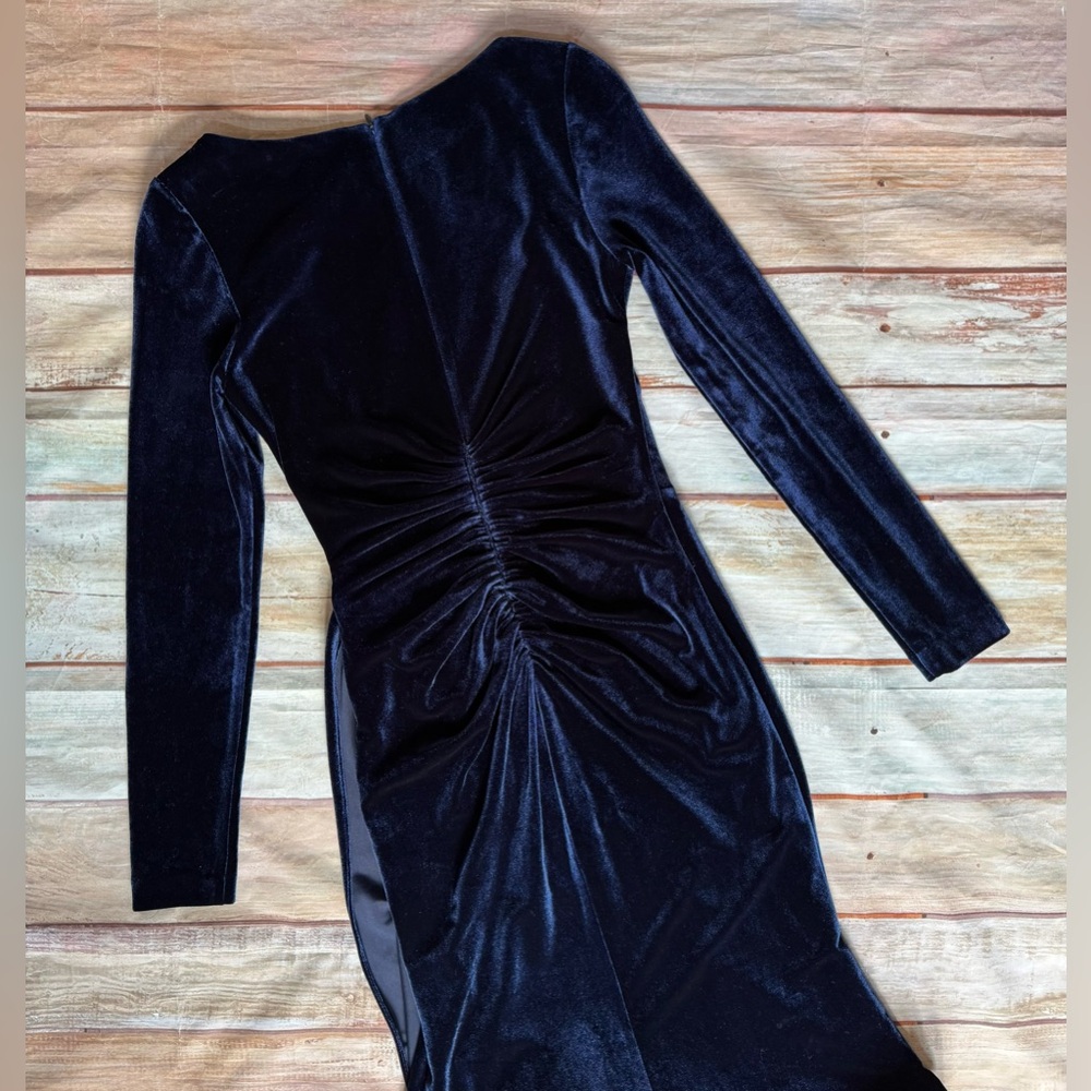 Vince Camuto Velvet Long Sleeve Ruched Formal Gown Dress Side Slit Navy Size 4 - Picture 7 of 10